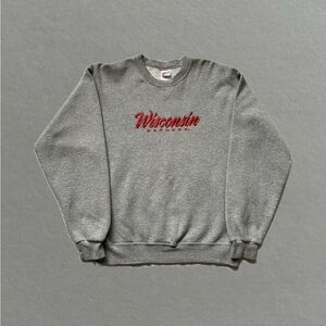 Vintage Y2K Wisconsin Badgers Embroidered Crewneck Sweatshirt. Size M.